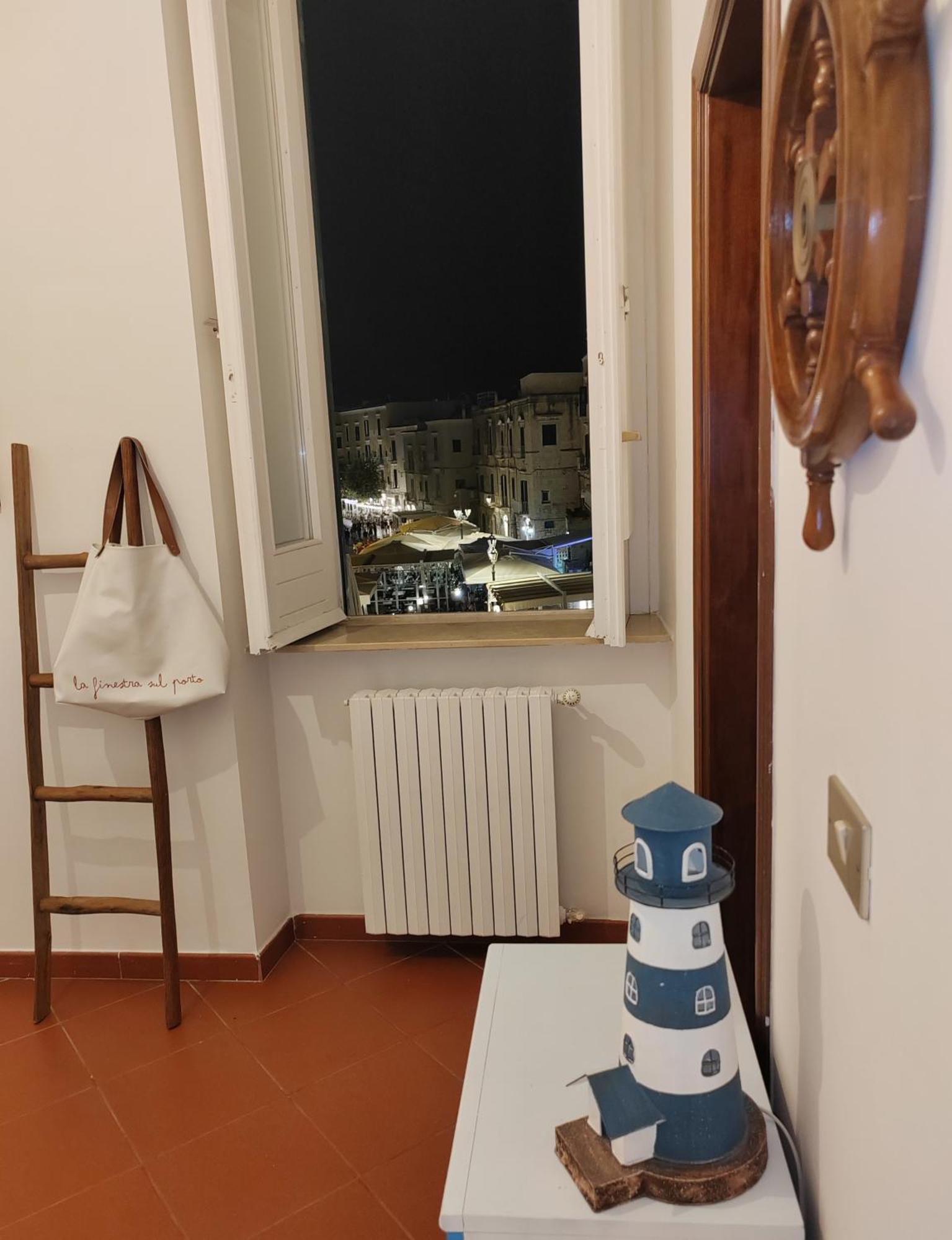 La Finestra Sul Porto Apartment Trani Ngoại thất bức ảnh
