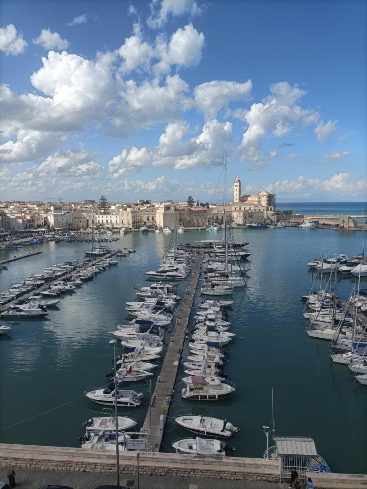 La Finestra Sul Porto Apartment Trani Ngoại thất bức ảnh